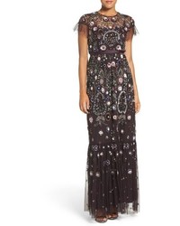 Темно-коричневое вечернее платье с украшением