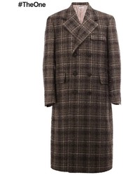 Темно-коричневое длинное пальто в клетку от Thom Browne