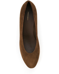 Темно-коричневые замшевые туфли от Mansur Gavriel
