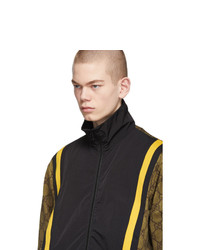 Мужской темно-коричневый свитер на молнии с принтом от Gucci