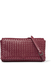 Женская темно-красная кожаная сумка от Bottega Veneta