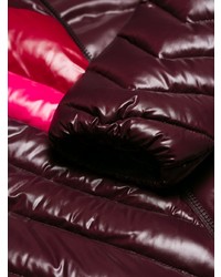 Женская темно-красная куртка-пуховик от Moncler
