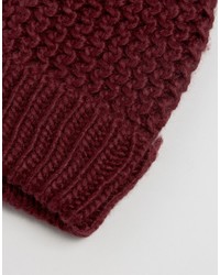 Женская темно-красная шапка