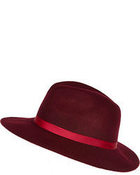 Темно-красная шерстяная шляпа