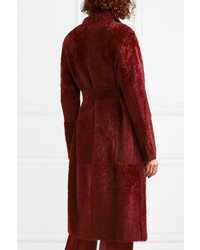 Темно-красная шуба от Yves Salomon