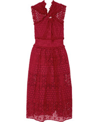Темно-красное кружевное платье-миди от Oscar de la Renta