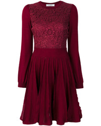 Темно-красное кружевное платье от Valentino