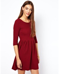 Темно-красное платье с плиссированной юбкой от Ganni