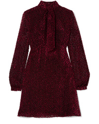 Темно-красное шифоновое платье прямого кроя от Saint Laurent