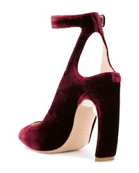 Темно-красные бархатные туфли от Nicholas Kirkwood