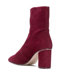 Темно-красные замшевые ботильоны от Stuart Weitzman