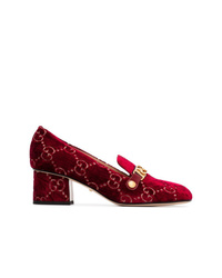 Темно-красные замшевые туфли с украшением от Gucci