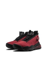 Мужские темно-красные кроссовки от Jordan