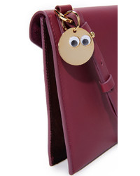 Темно-красный кожаный клатч от Sophie Hulme