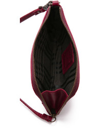 Темно-красный кожаный клатч от Frye