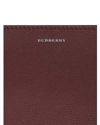 Темно-красный кожаный клатч от Burberry