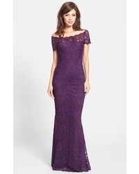 Темно-пурпурное вечернее платье
