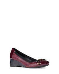 Темно-пурпурные туфли на танкетке