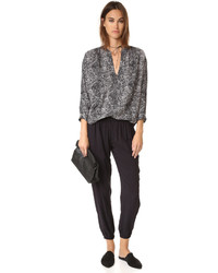 Темно-серая блузка от Soft Joie