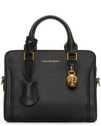 Женская темно-серая кожаная сумка от Alexander McQueen