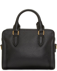 Женская темно-серая кожаная сумка от Alexander McQueen