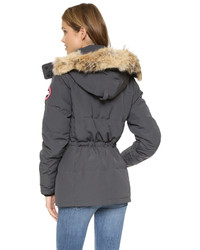 Женская темно-серая парка от Canada Goose