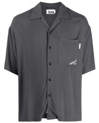 Мужская темно-серая рубашка с коротким рукавом с вышивкой от Izzue