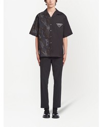 Мужская темно-серая рубашка с коротким рукавом с камуфляжным принтом от Prada
