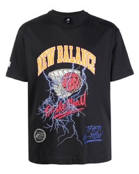 Мужская темно-серая футболка с круглым вырезом с принтом от New Balance