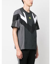 Мужская темно-серая футболка с круглым вырезом от adidas