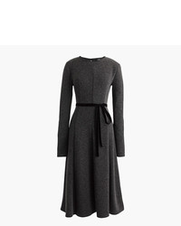 Темно-серое бархатное платье