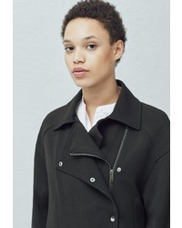 Женское темно-серое пальто от Mango