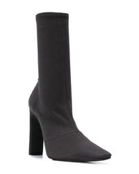 Темно-серые ботильоны из плотной ткани от Yeezy