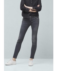 Темно-серые джинсы скинни от Mango