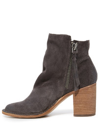 Темно-серые замшевые ботильоны от Dolce Vita
