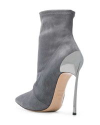 Темно-серые замшевые ботильоны от Casadei