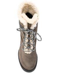 Темно-серые замшевые ботильоны от Stuart Weitzman