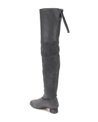 Темно-серые замшевые ботфорты от Stuart Weitzman