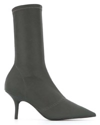 Темно-серые кожаные ботильоны от Yeezy