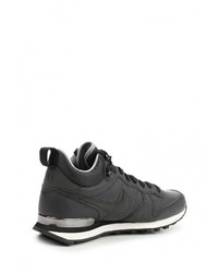 Женские темно-серые кроссовки от Nike