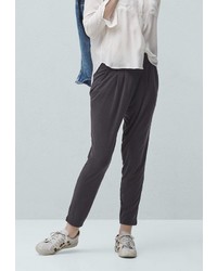 Темно-серые узкие брюки от Mango