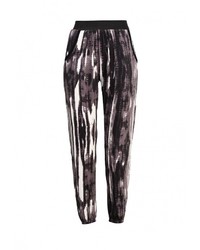 Темно-серые узкие брюки от QED London