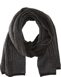 Темно-серый вязаный шарф