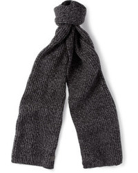 Мужской темно-серый вязаный шарф от Gucci