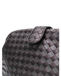 Темно-серый кожаный клатч от Bottega Veneta