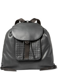 Женский темно-серый кожаный рюкзак от Bottega Veneta