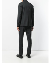 Темно-серый костюм от Lardini