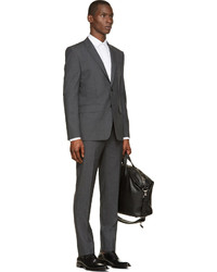 Темно-серый костюм от Givenchy