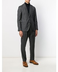 Темно-серый костюм от Lardini