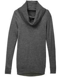 Темно-серый свитер с хомутом